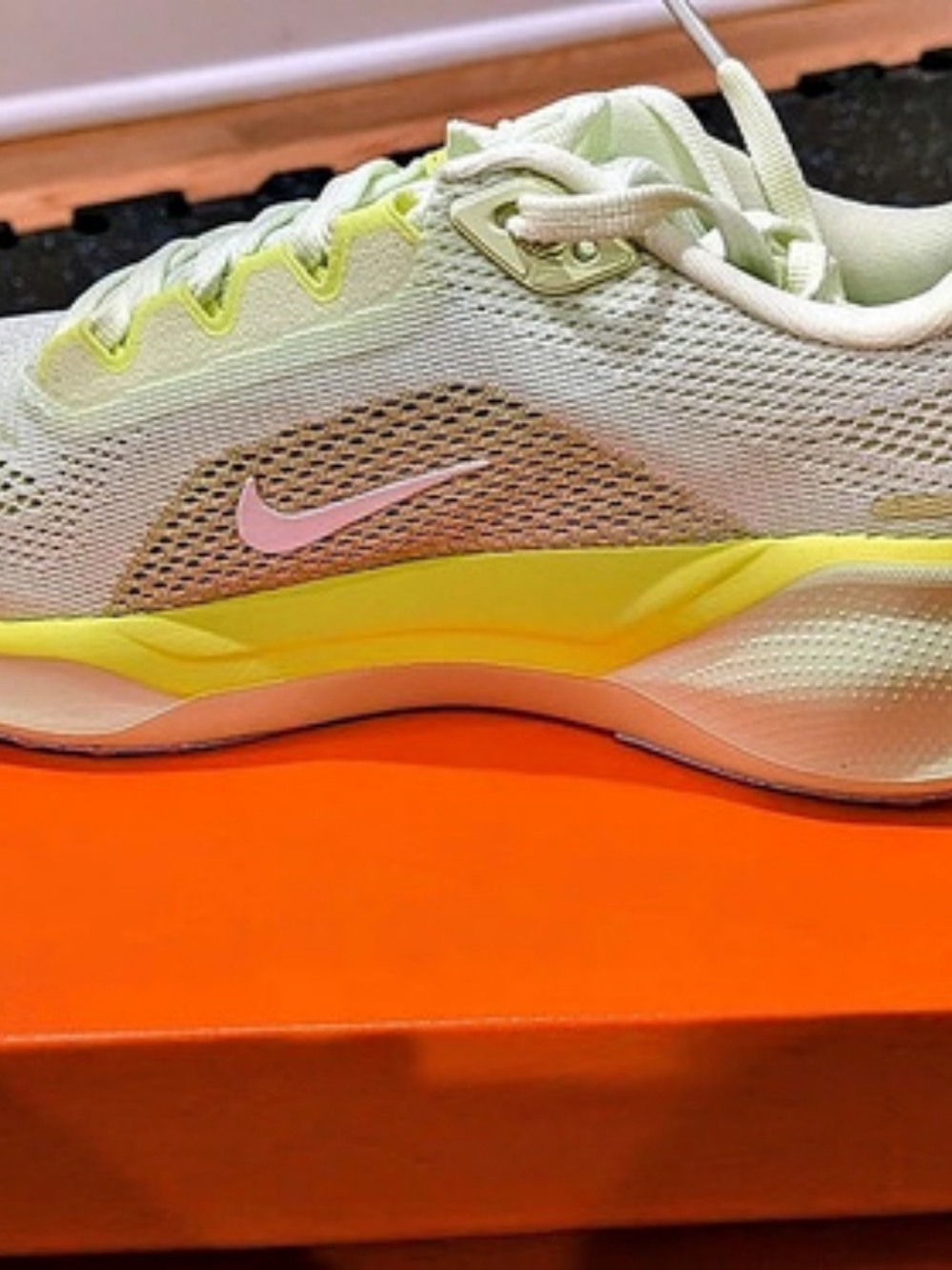 *Brand New* Nike Air Zoom Pegasus 41 Athletic Shoes in White & Yellow US 7 NWT